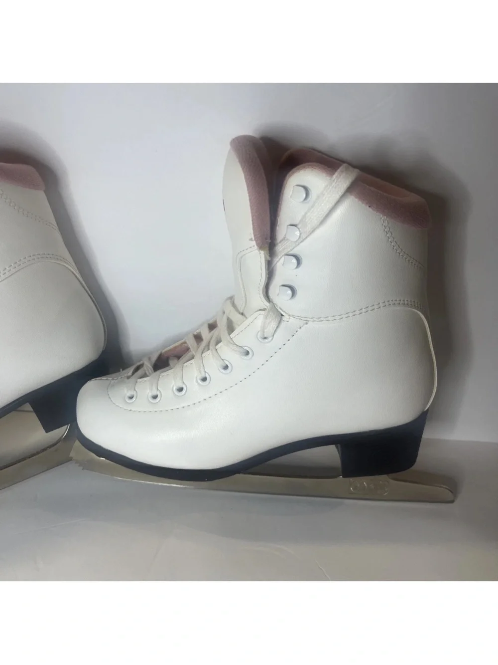Jackson Ultima SoftSkate JS184PFigure Ice Skates Girls Youth Size 6 White Pink